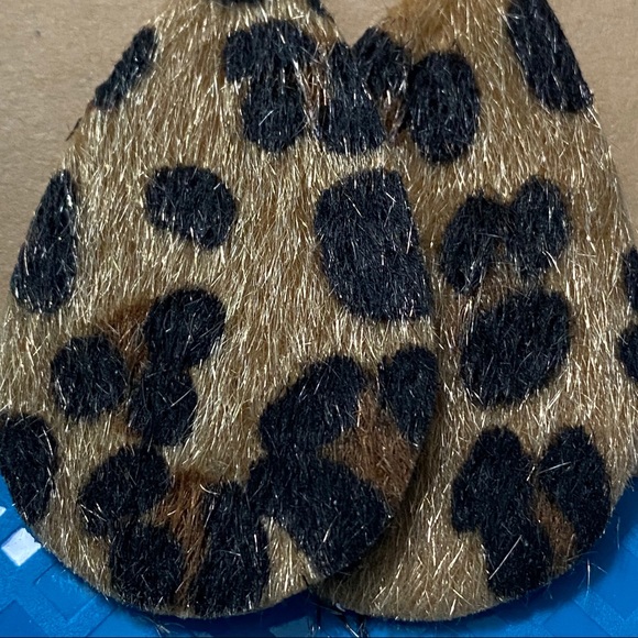Leopard Animal Print Faux Fur Teardrop Earrings - Picture 4 of 5
